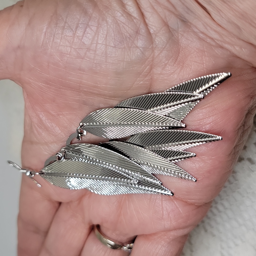 Willow Multi Leaf Earrings Long Dangle 5 Inch Drop Metal Silvertone New - Picture 7 of 11